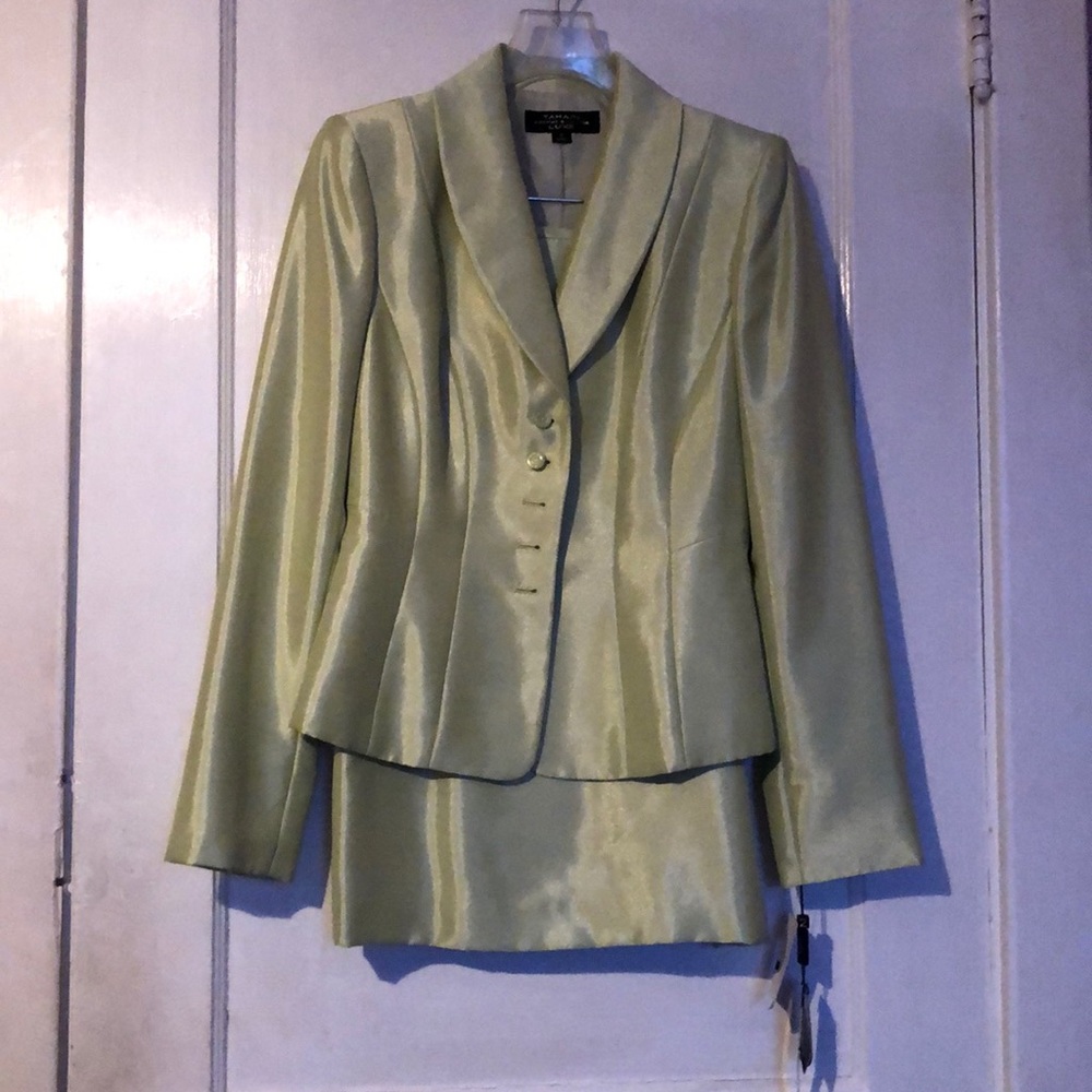 Tahari Luxe Jacket Skirt Suit